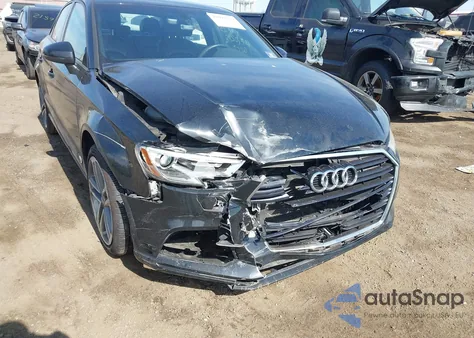 2018 Audi A3 2.0T Premium/2.0T Tech Premium z USA, uszkodzony, nr VIN WAUAUGFF9J1015540